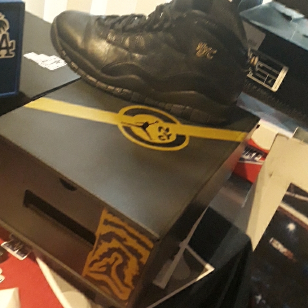 Jordan Retro 10 "NYC" sz 9